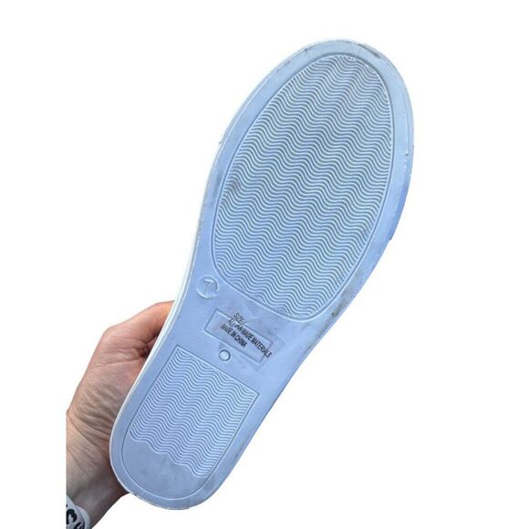 Qupid Gold Metallic Low Top Sneakers Size 7Y - Picture 5 of 5